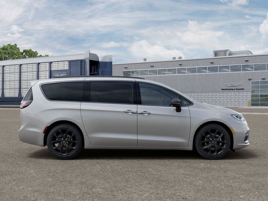 New 2026 Chrysler Pacifica Select w/ S Appearance Package FWD image 21