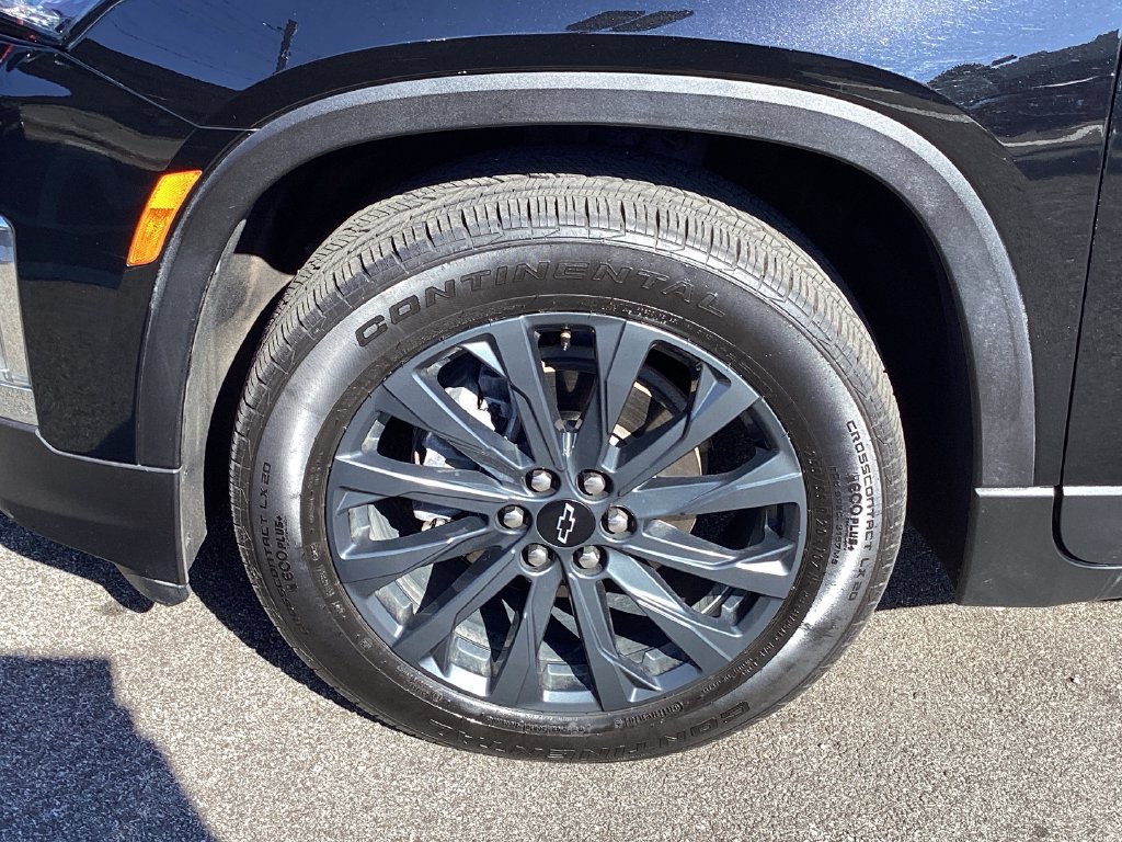 Used 2023 Chevrolet Traverse RS w/ LPO, Cargo Package AWD/4WD image 24
