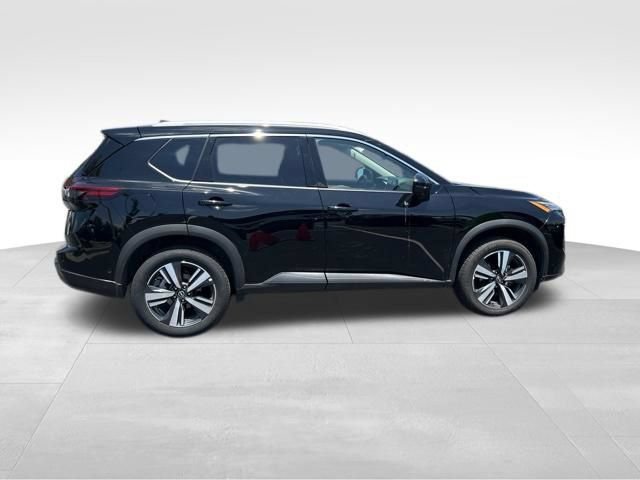 Used 2026 Nissan Rogue SL FWD image 8