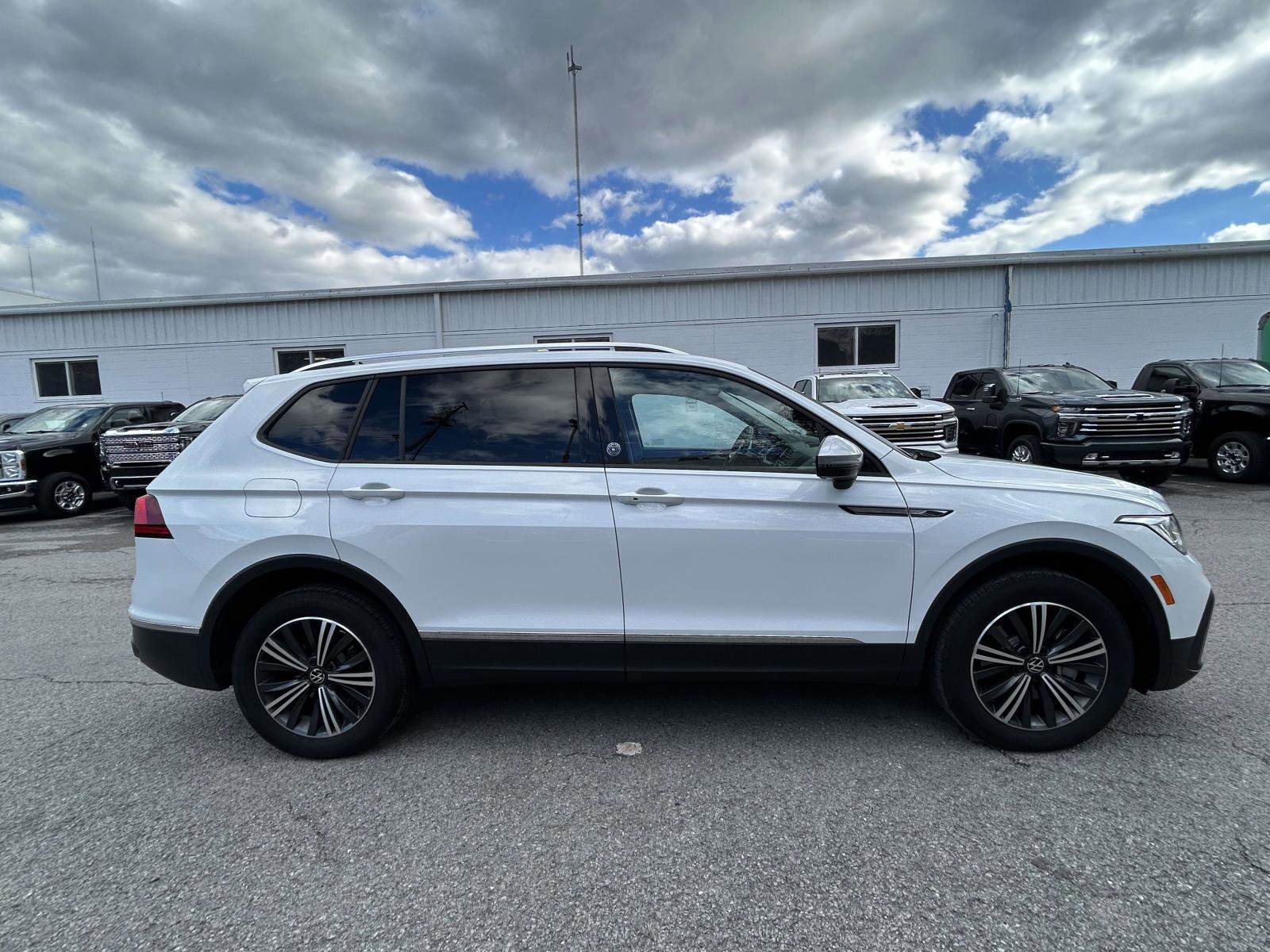 Used 2024 Volkswagen Tiguan Wolfsburg Edition image 2