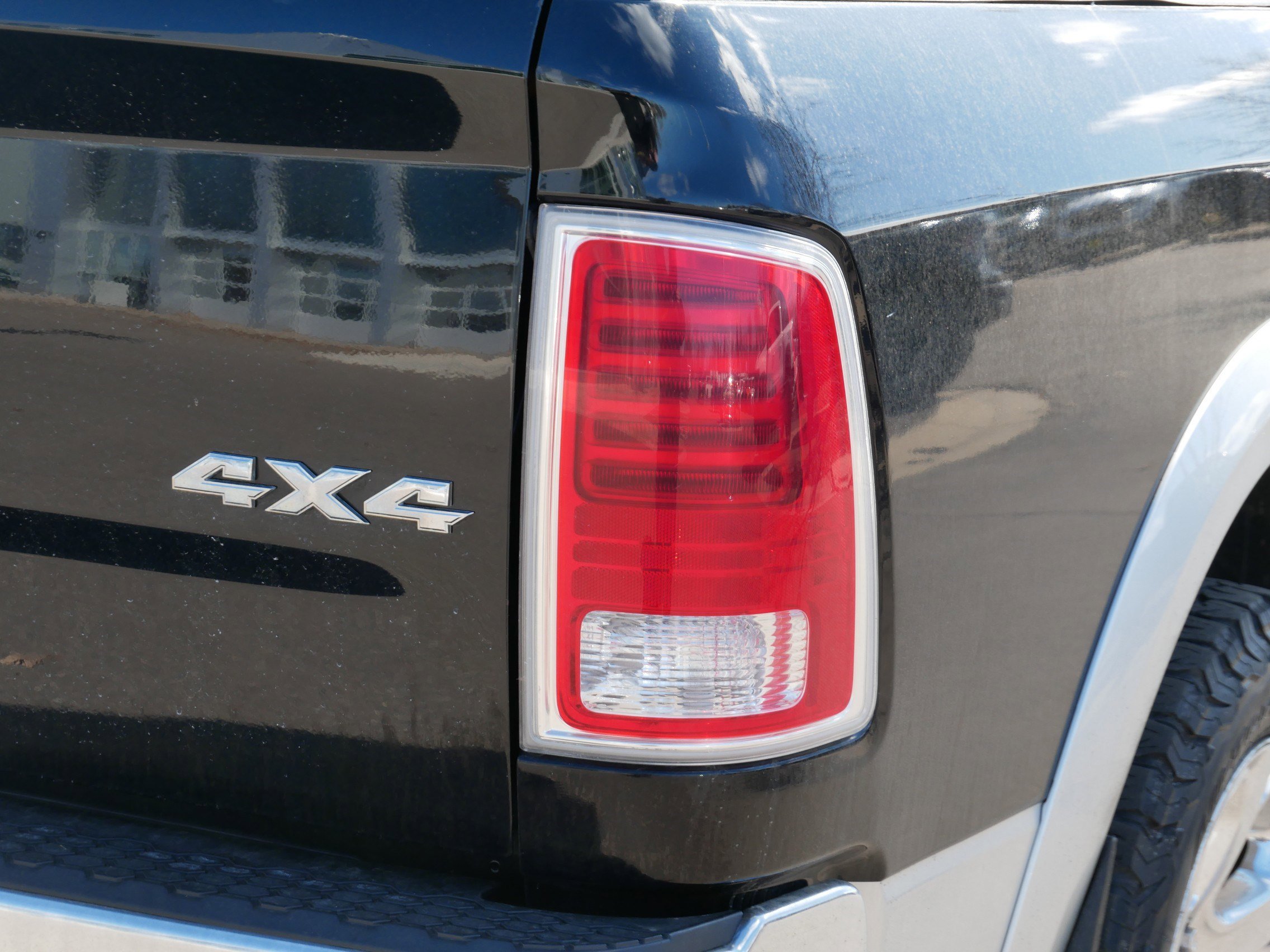 Used 2014 RAM 1500 Laramie w/ Trailer Tow Group image 17