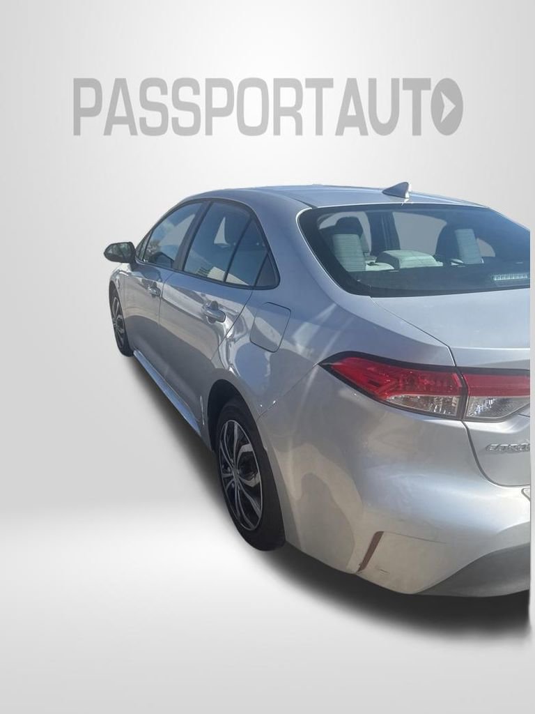 Used 2023 Toyota Corolla LE image 3