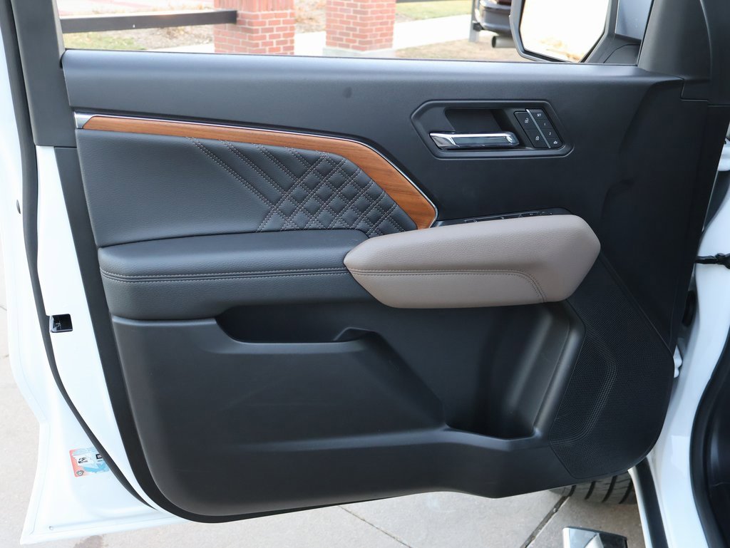 Used 2023 GMC Canyon Denali image 22