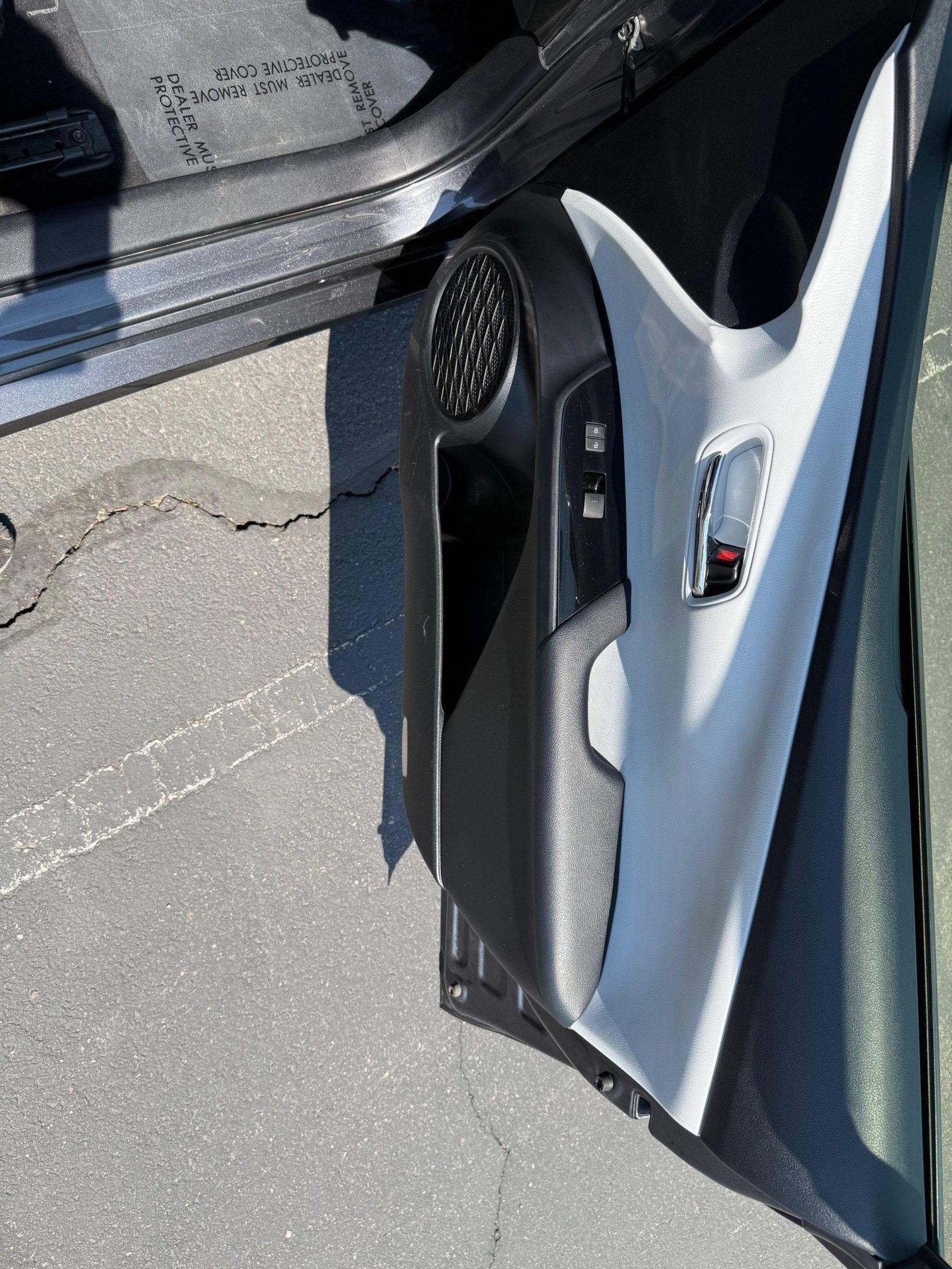 Used 2022 Toyota Prius LE FWD image 26