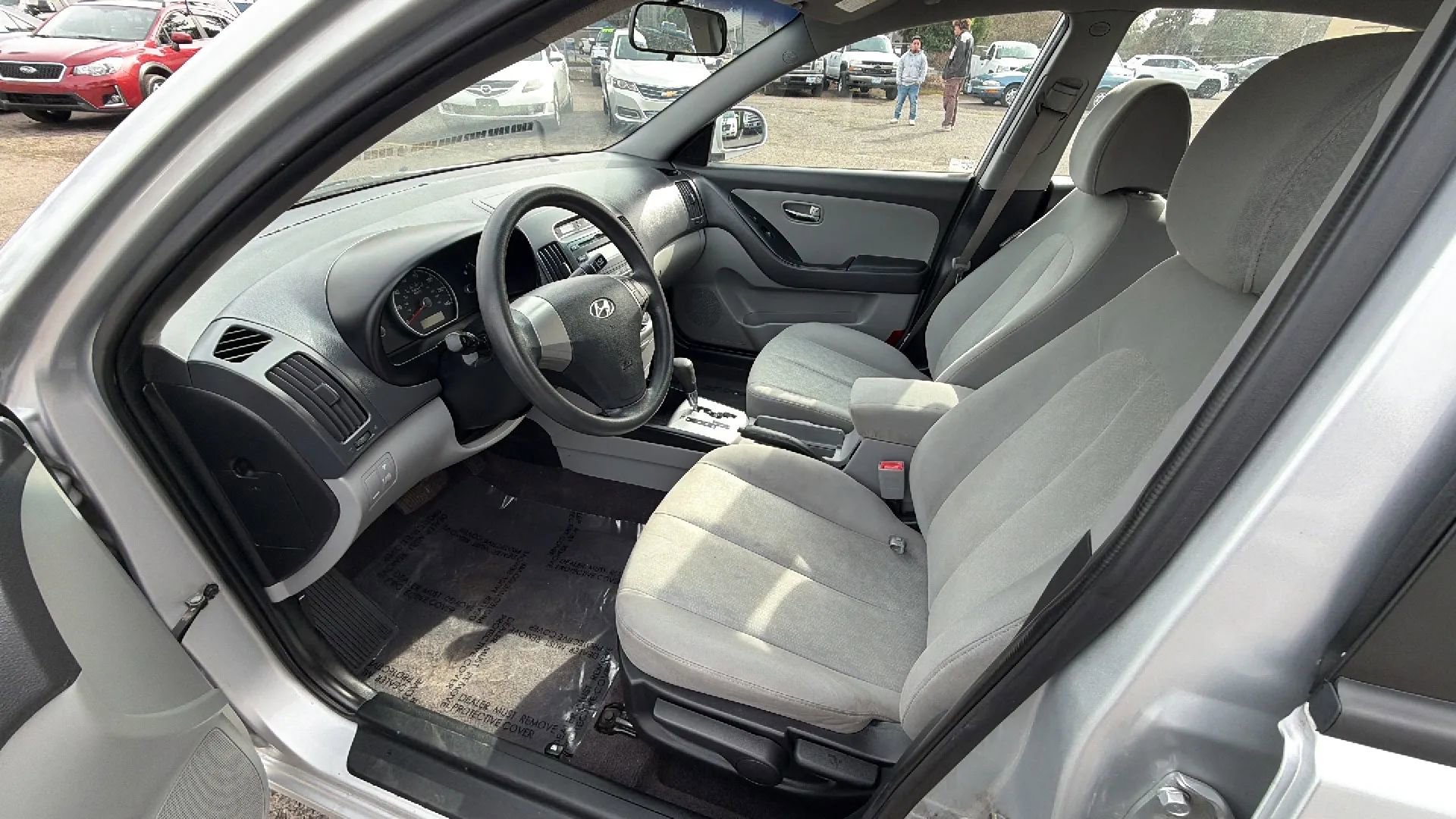 Used 2010 Hyundai Elantra GLS FWD image 8