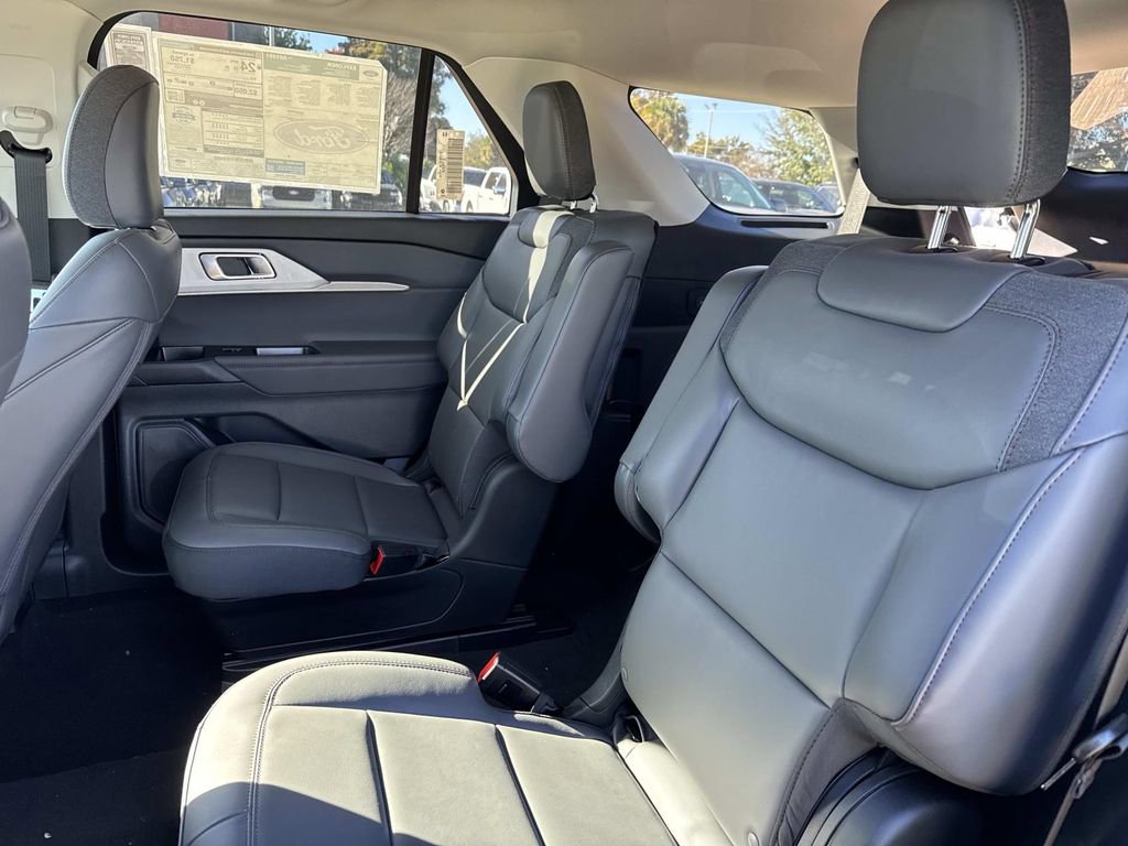 New 2026 Ford Explorer Active w/ Active Comfort Package image 6