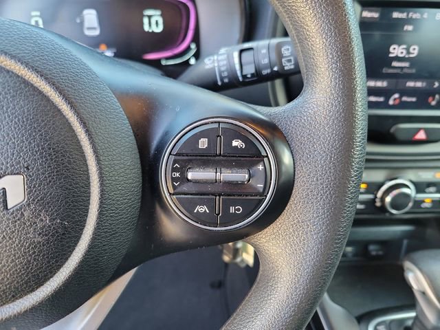 Used 2023 Kia Soul LX image 17