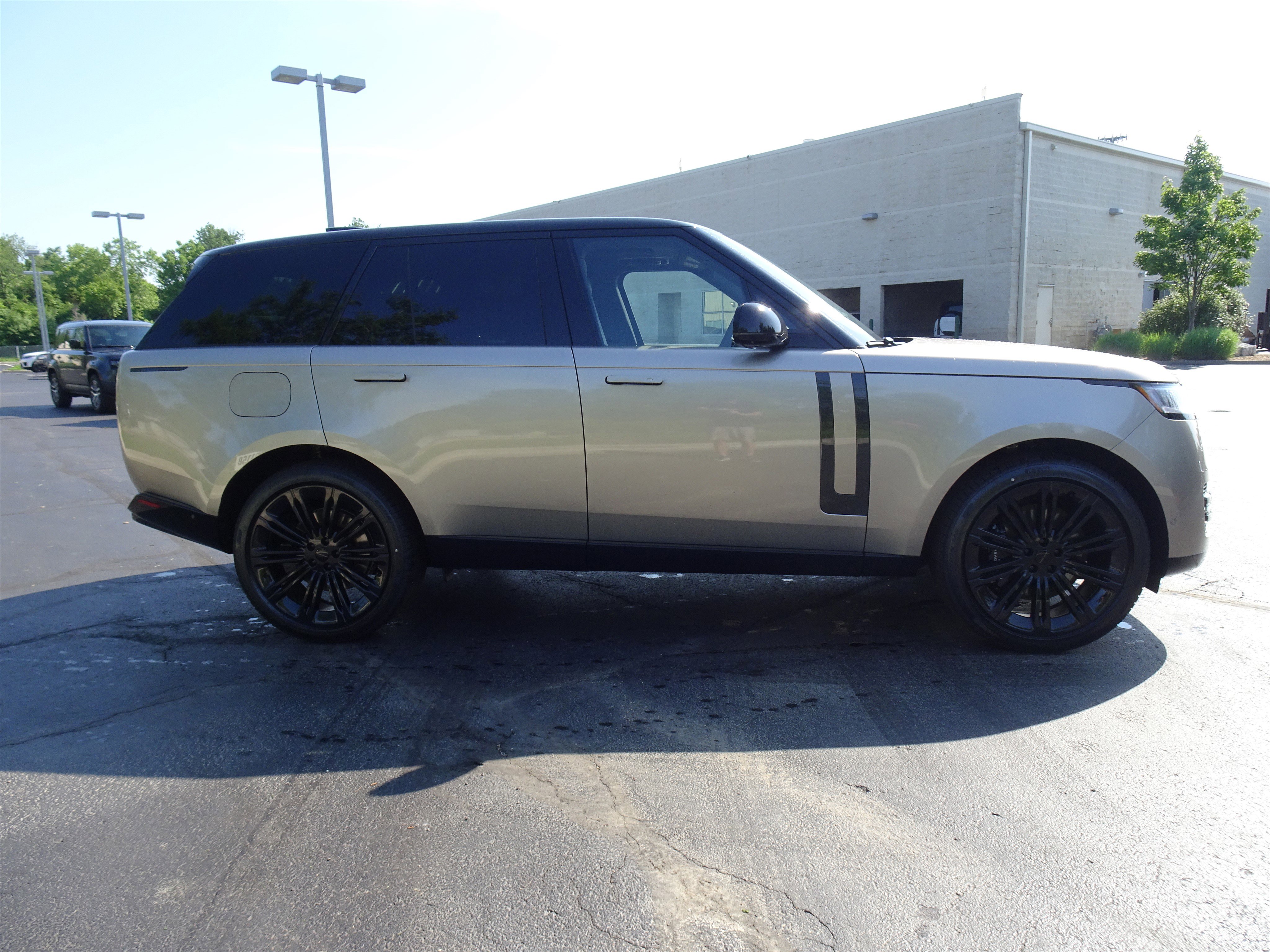 New 2026 Land Rover Range Rover SE AWD/4WD image 13