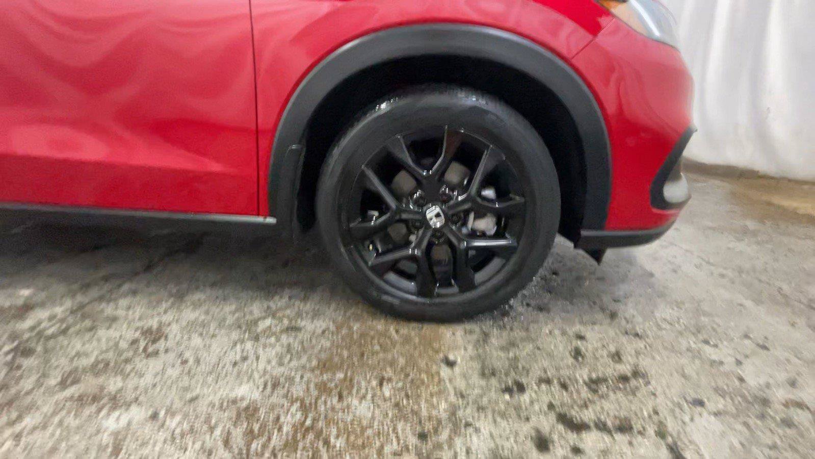 Certified 2025 Honda HR-V Sport image 19