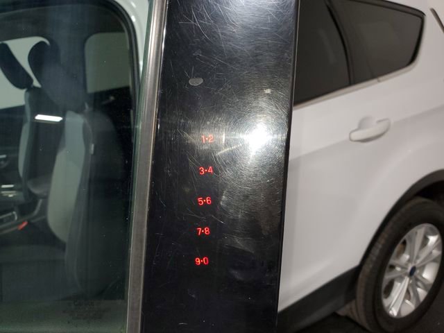 Used 2019 Ford Escape SE image 8