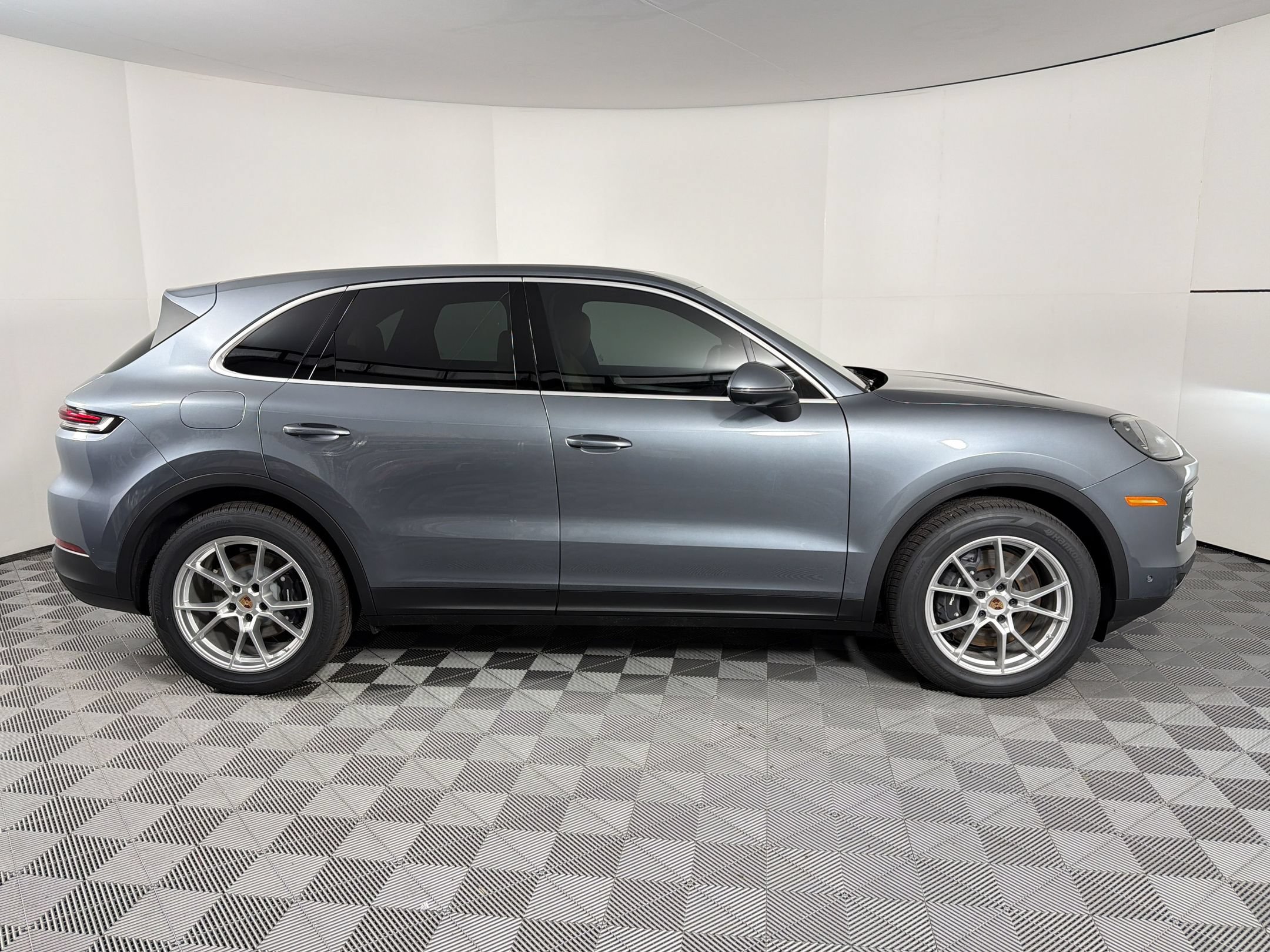 Used 2026 Porsche Cayenne AWD/4WD image 8