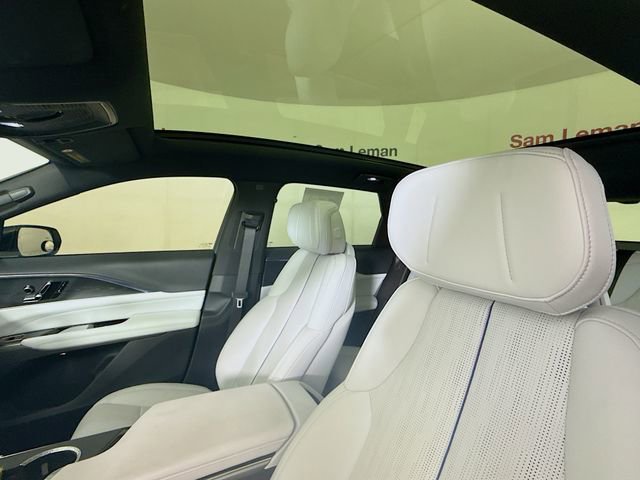 Used 2024 Cadillac Lyriq Luxury image 23