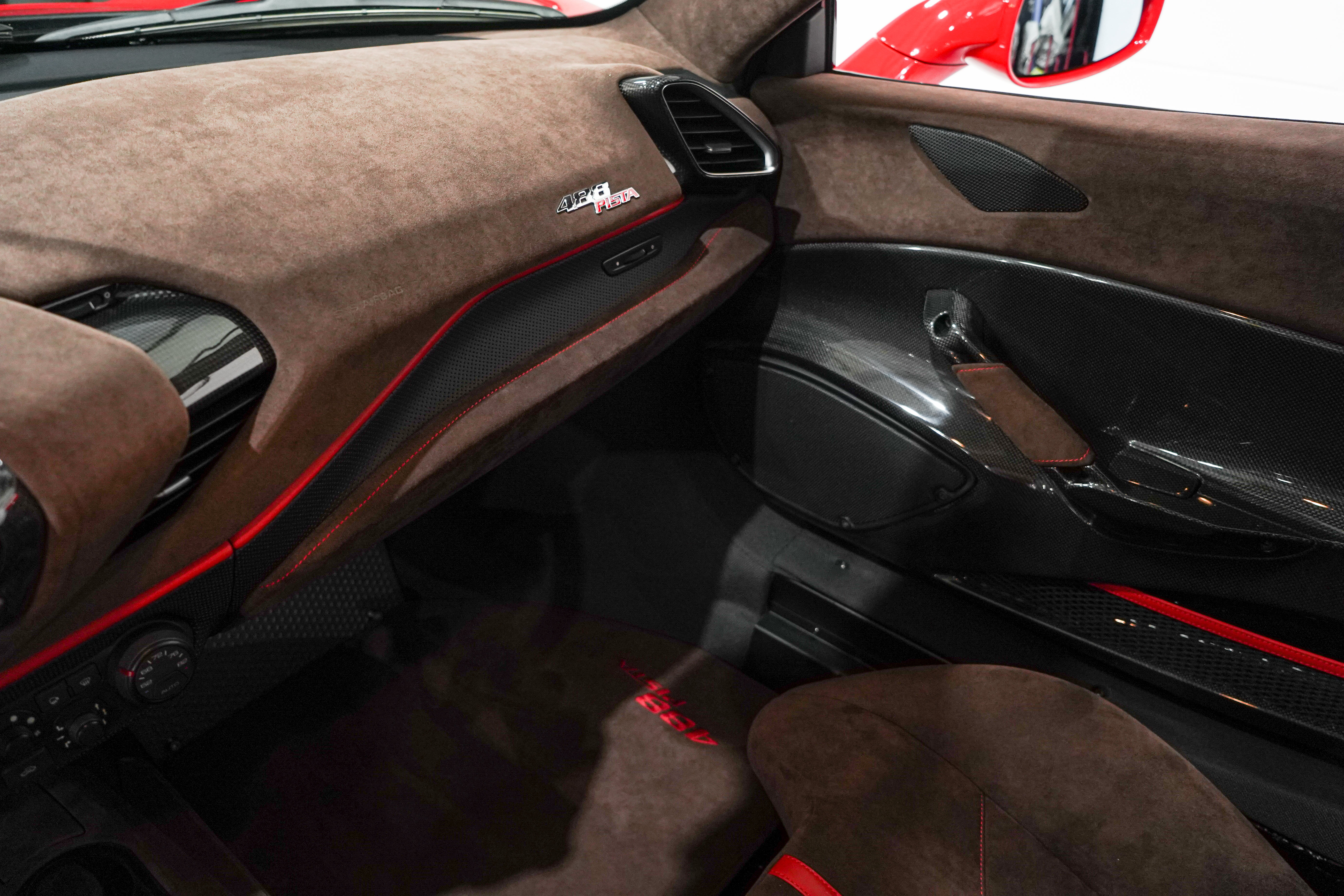 Used 2020 Ferrari 488 Pista Coupe RWD image 13