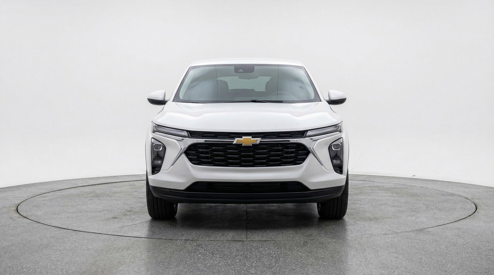 Used 2025 Chevrolet Blazer LT image 2