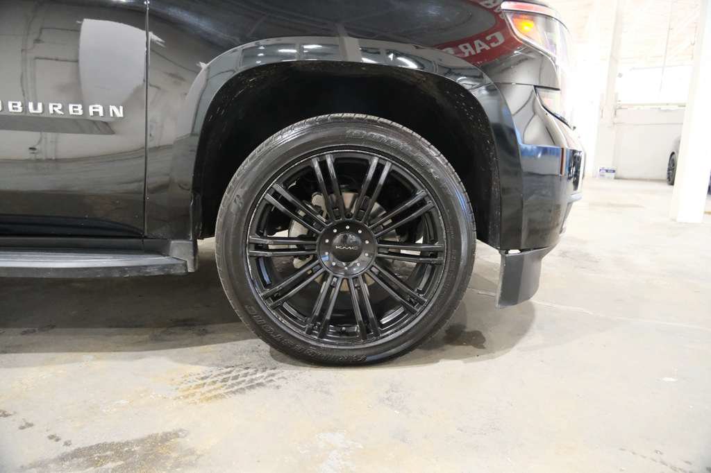 Used 2018 Chevrolet Suburban LT RWD image 15