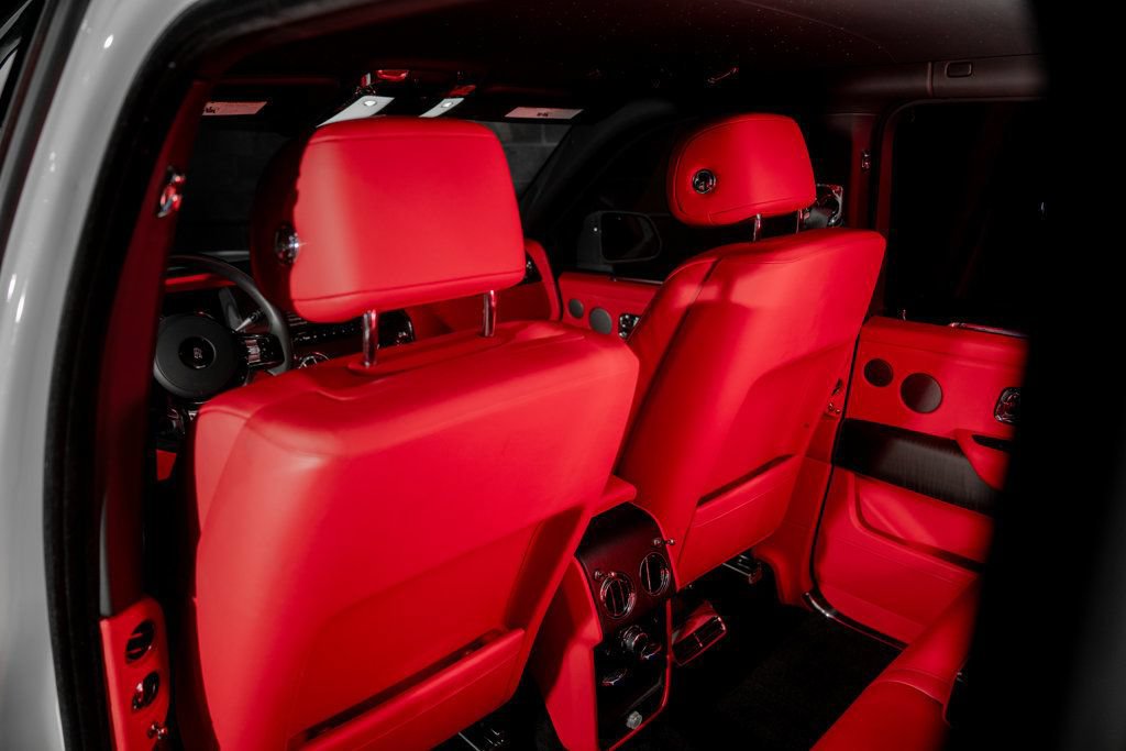 Used 2023 Rolls-Royce Cullinan AWD/4WD image 25