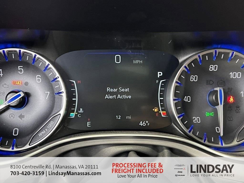New 2026 Chrysler Pacifica Pinnacle w/ Trailer Tow Group AWD/4WD image 33