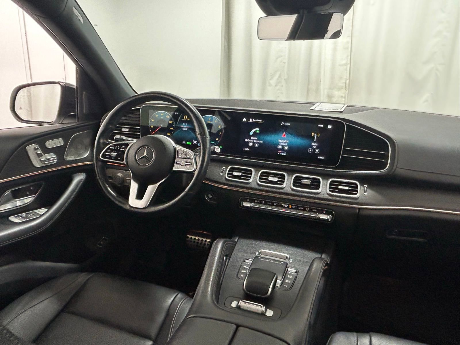 Used 2022 Mercedes-Benz GLS 450 4MATIC w/ AMG Line Exterior image 10