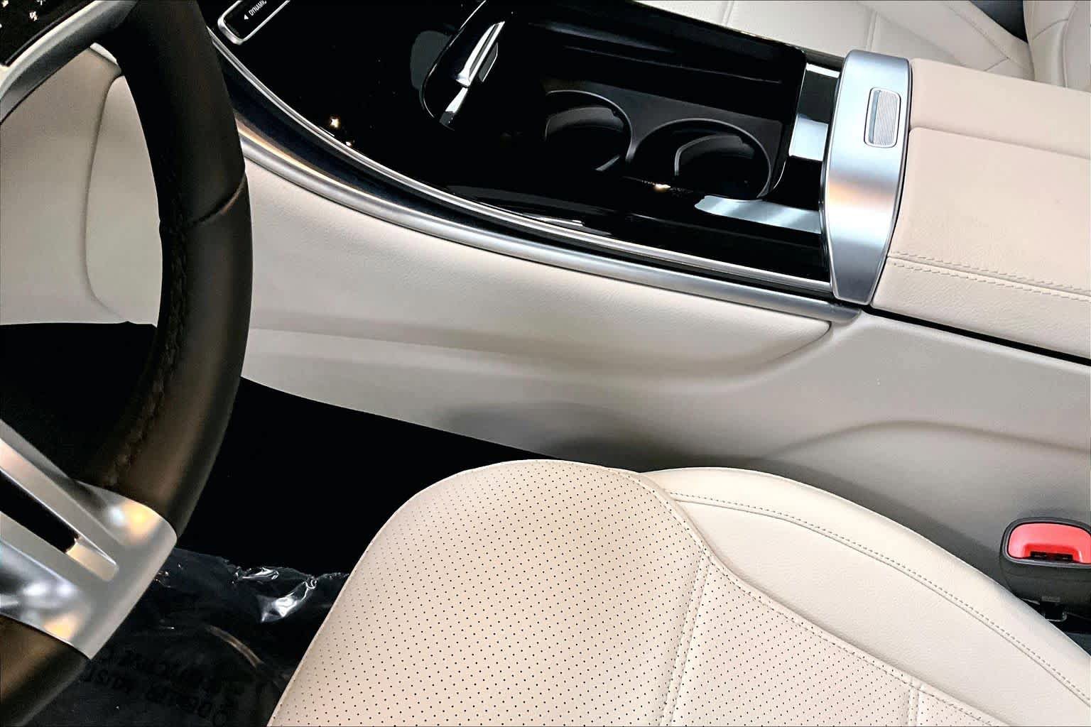 Used 2024 Mercedes-Benz GLC 300 4MATIC image 17