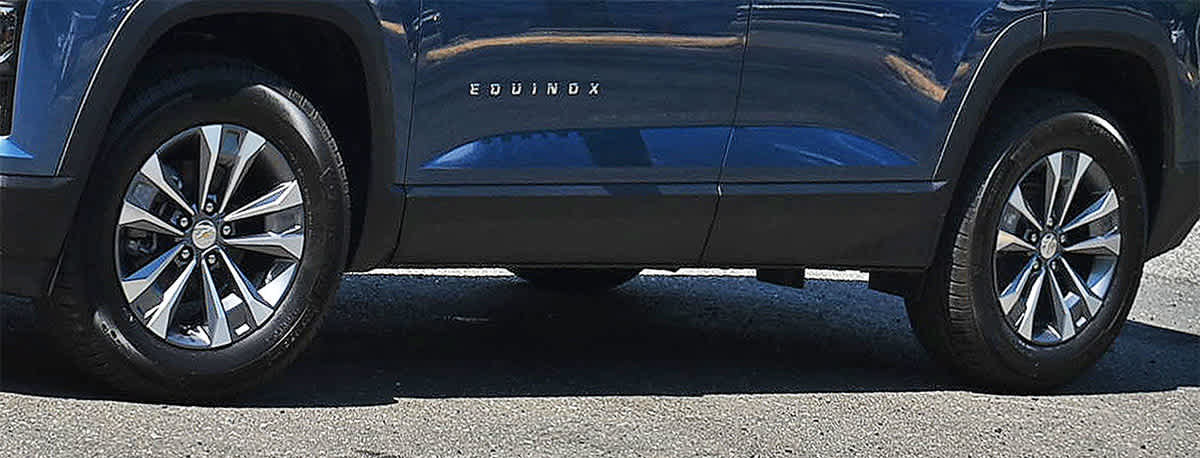 New 2026 Chevrolet Equinox LT w/ Safety and Technology Package AWD/4WD image 25