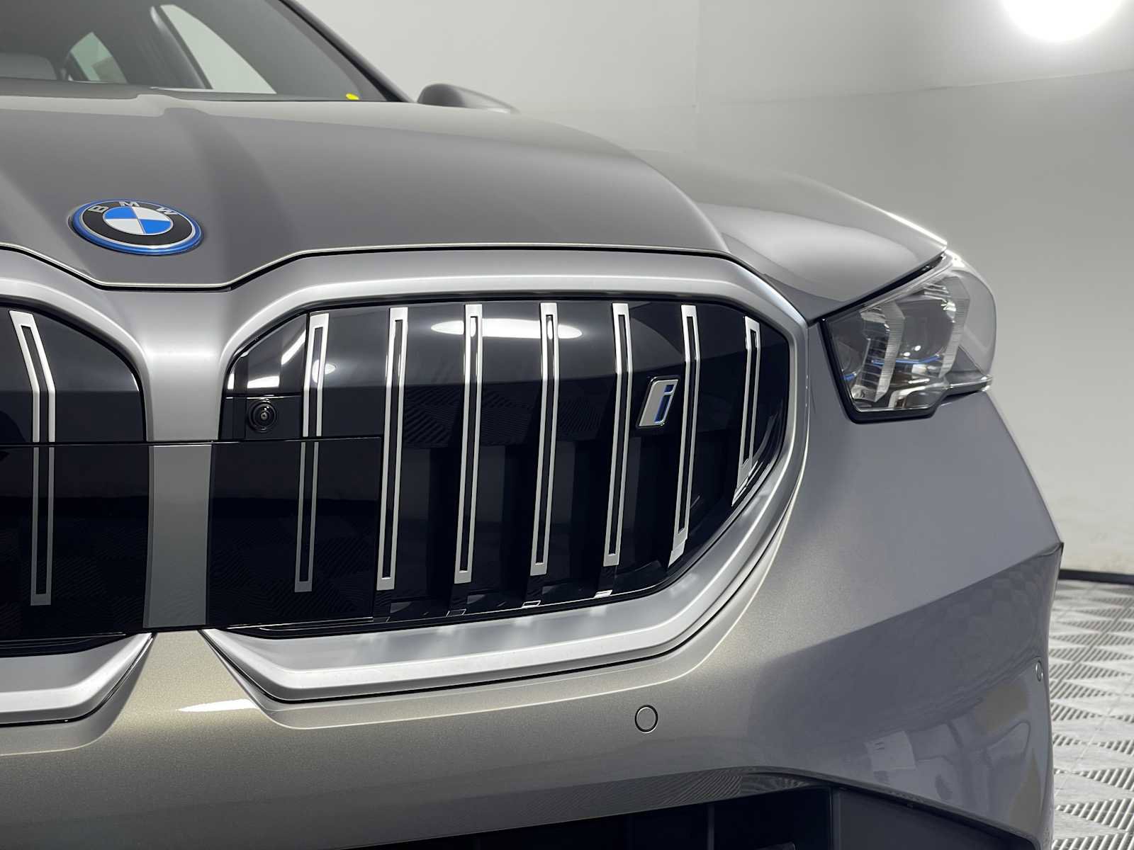 New 2026 BMW i5 eDrive40 image 6