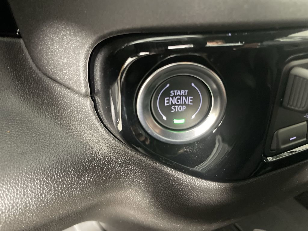 Used 2025 GMC Sierra 1500 Elevation image 17