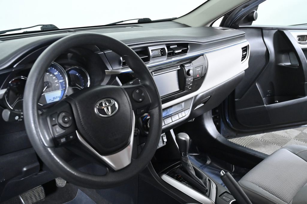 Used 2014 Toyota Corolla LE image 11