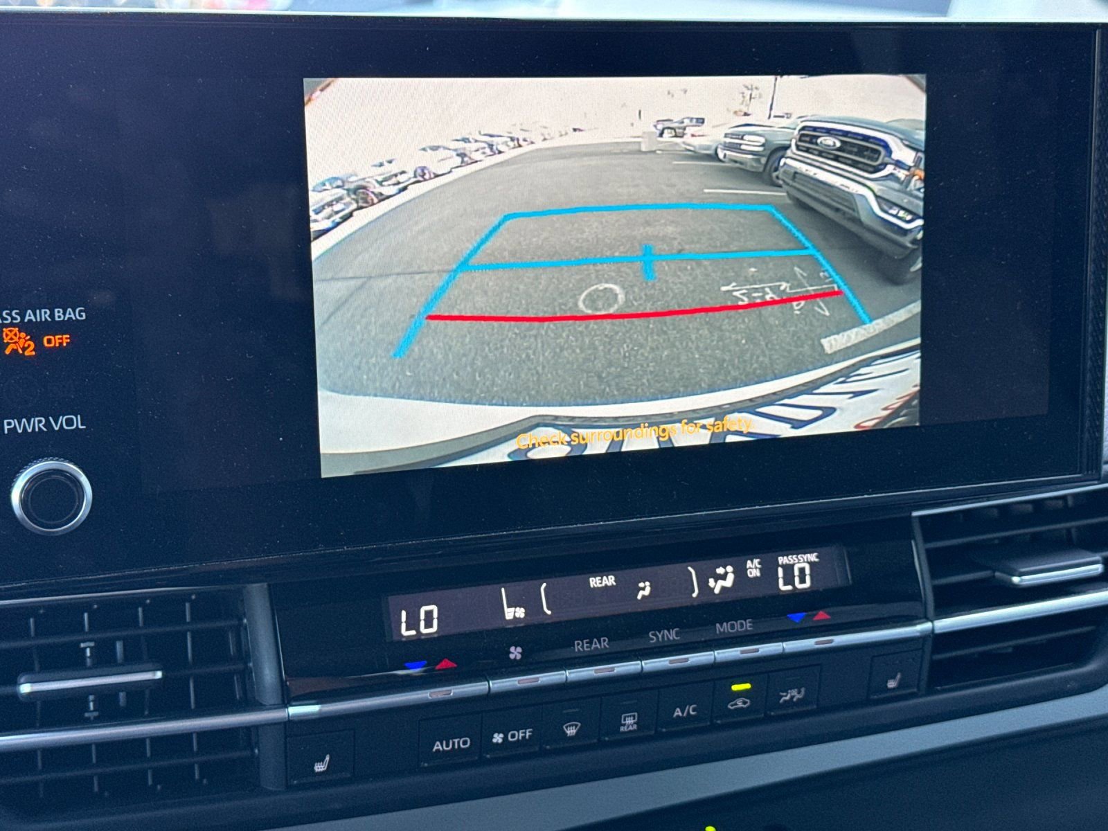 Used 2025 Toyota Sienna XLE w/ XLE Plus Package image 20