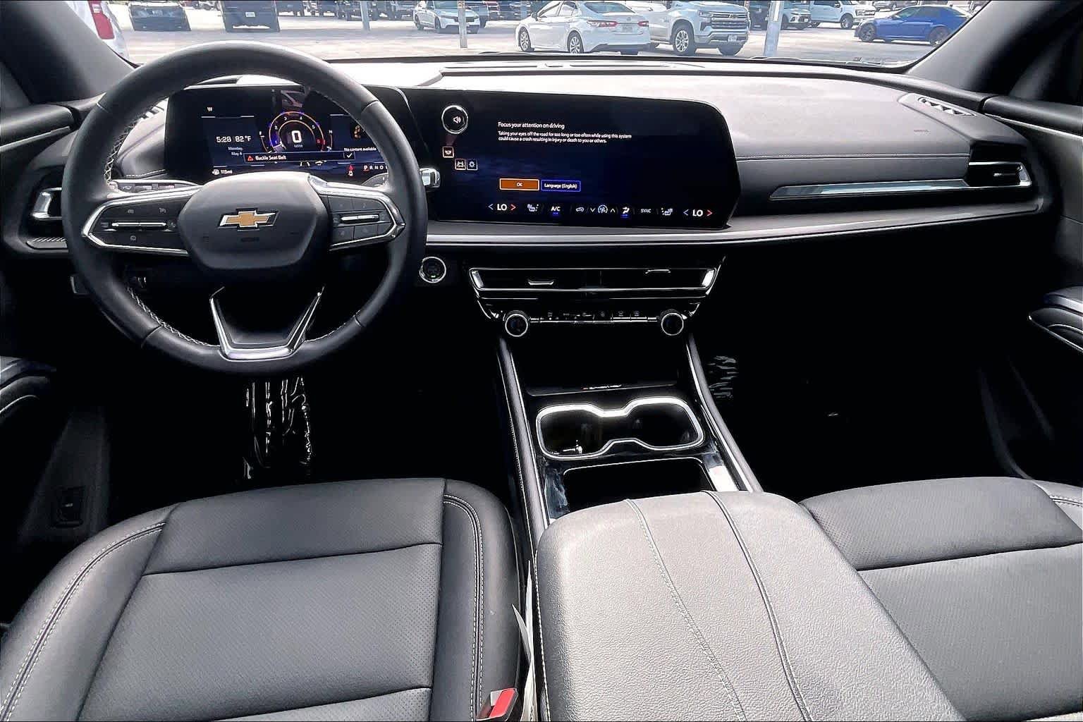 Used 2026 Chevrolet Traverse LT FWD image 14