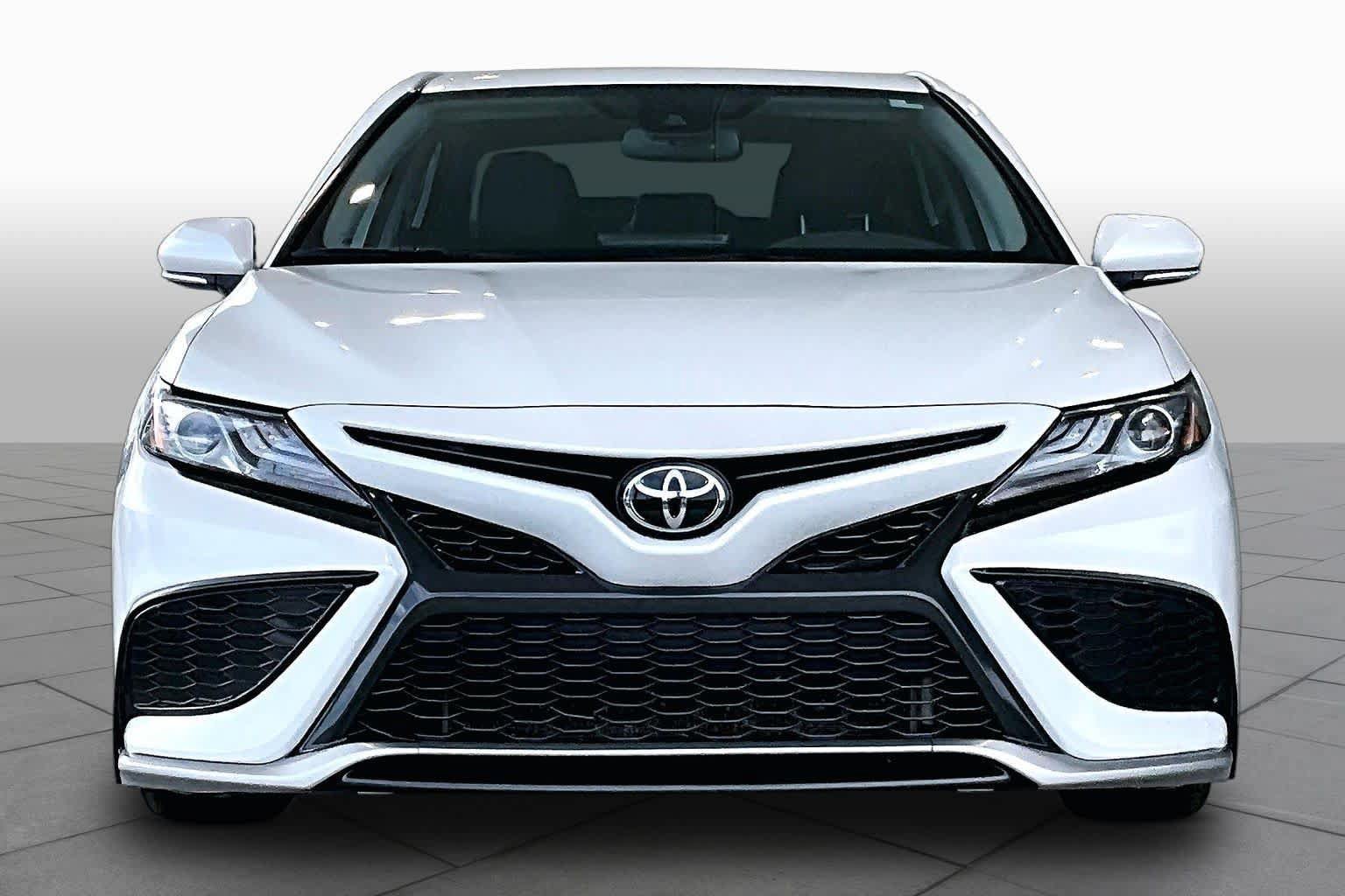 Used 2023 Toyota Camry XSE AWD/4WD image 3