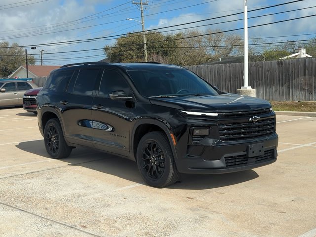 Used 2026 Chevrolet Traverse LT w/ Midnight/Sport Edition image 3