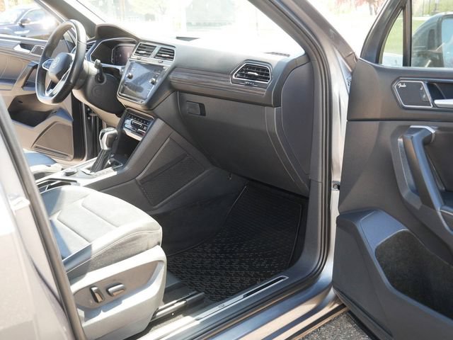 Certified 2023 Volkswagen Tiguan SEL R-Line AWD/4WD image 19
