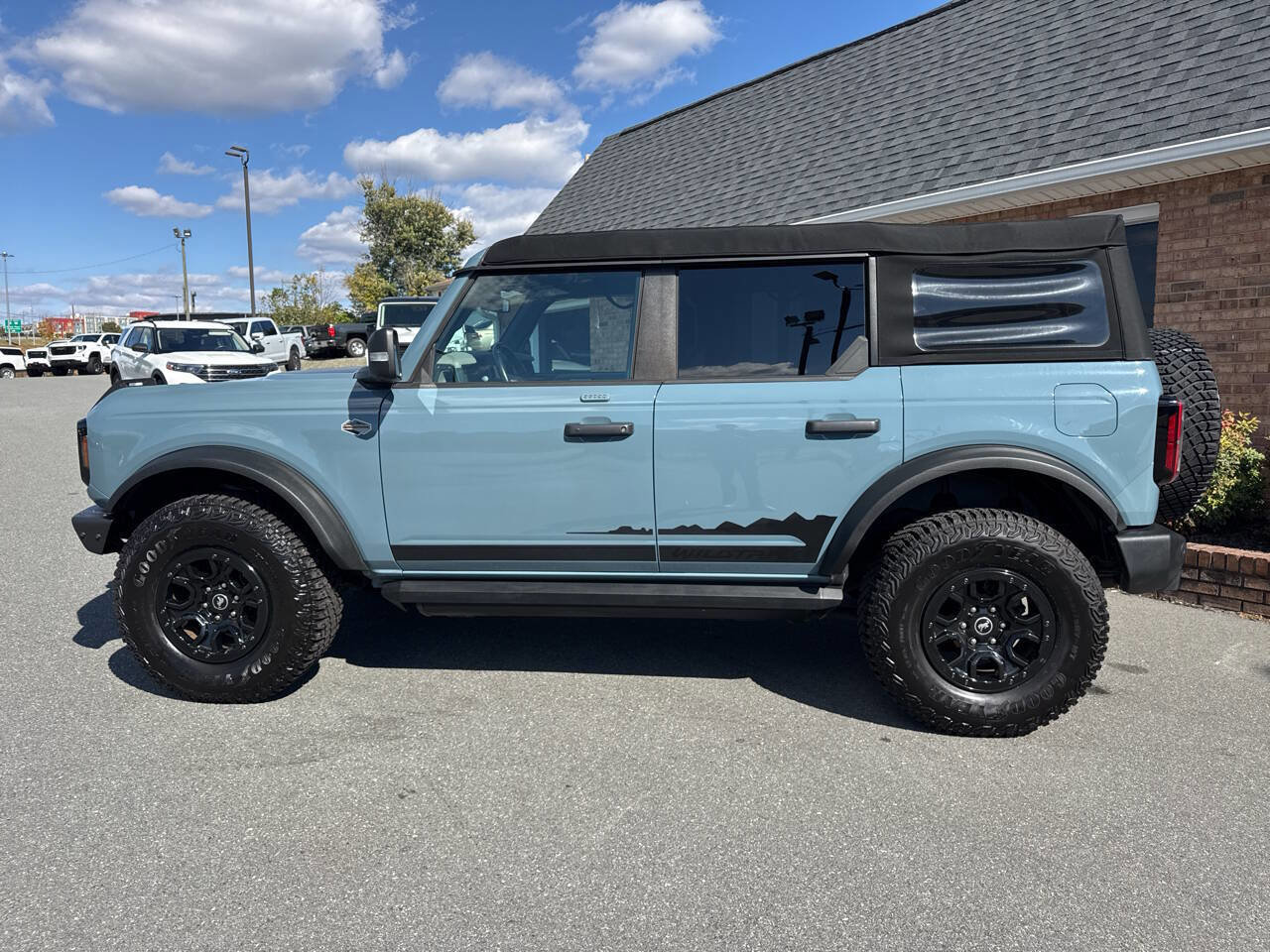 Used 2022 Ford Bronco Wildtrak image 17