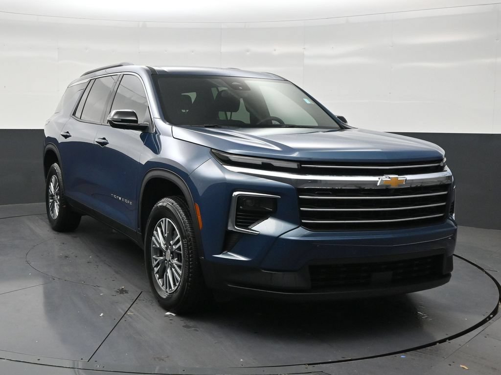 Used 2026 Chevrolet Traverse LT FWD image 7