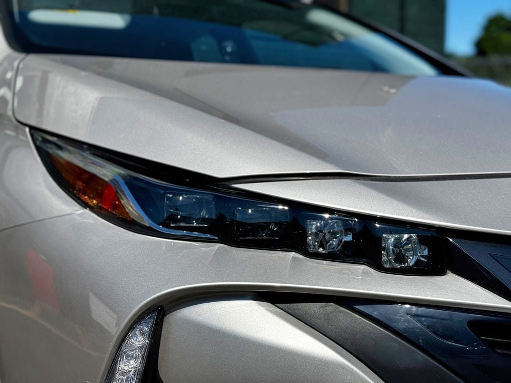 Used 2017 Toyota Prius Prime Premium w/ Preferred Accessory Package FWD image 25