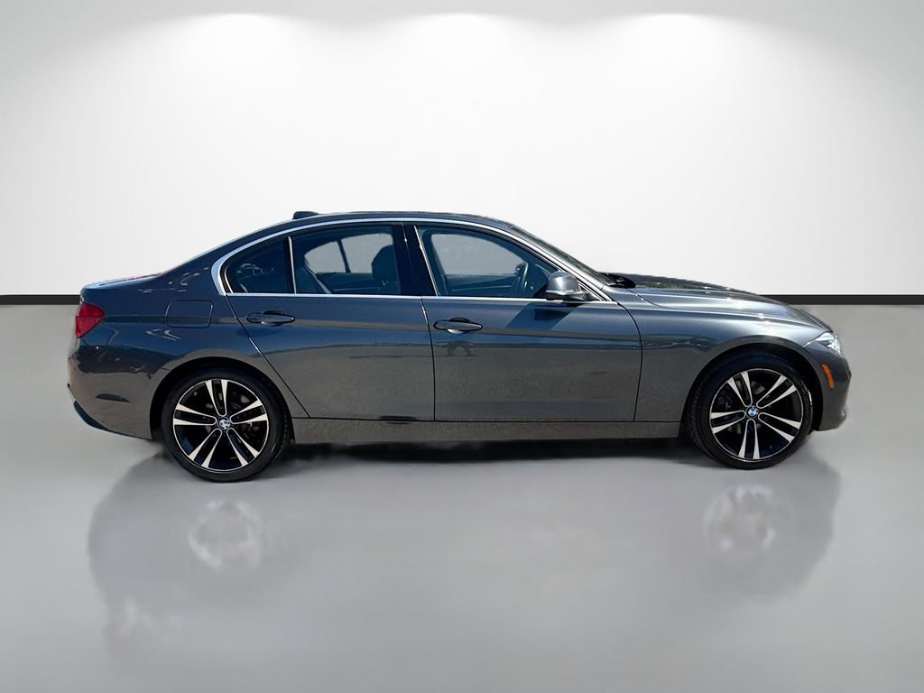 Used 2018 BMW 330i xDrive Sedan w/ Premium Package AWD/4WD image 2