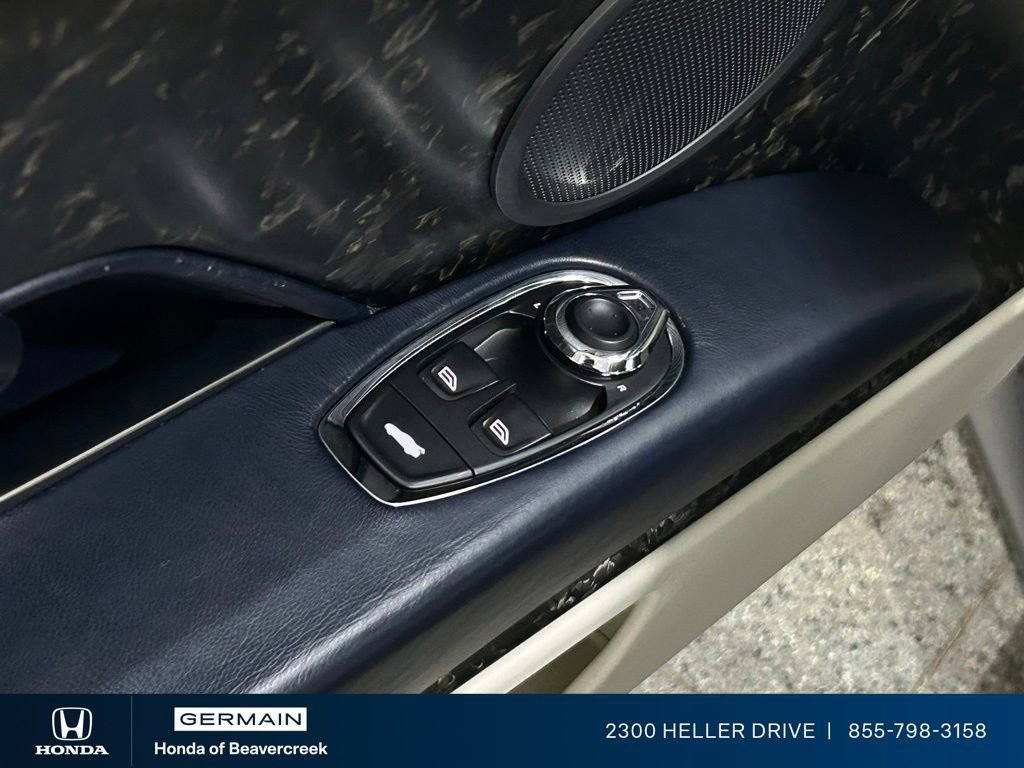 Used 2019 Aston Martin DB11 Coupe image 18