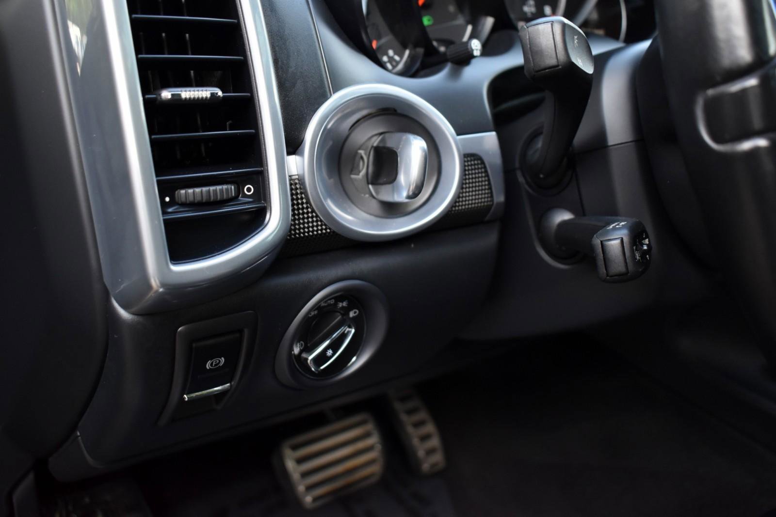 Used 2014 Porsche Cayenne Turbo w/ Comfort Plus Package (PU4) image 26