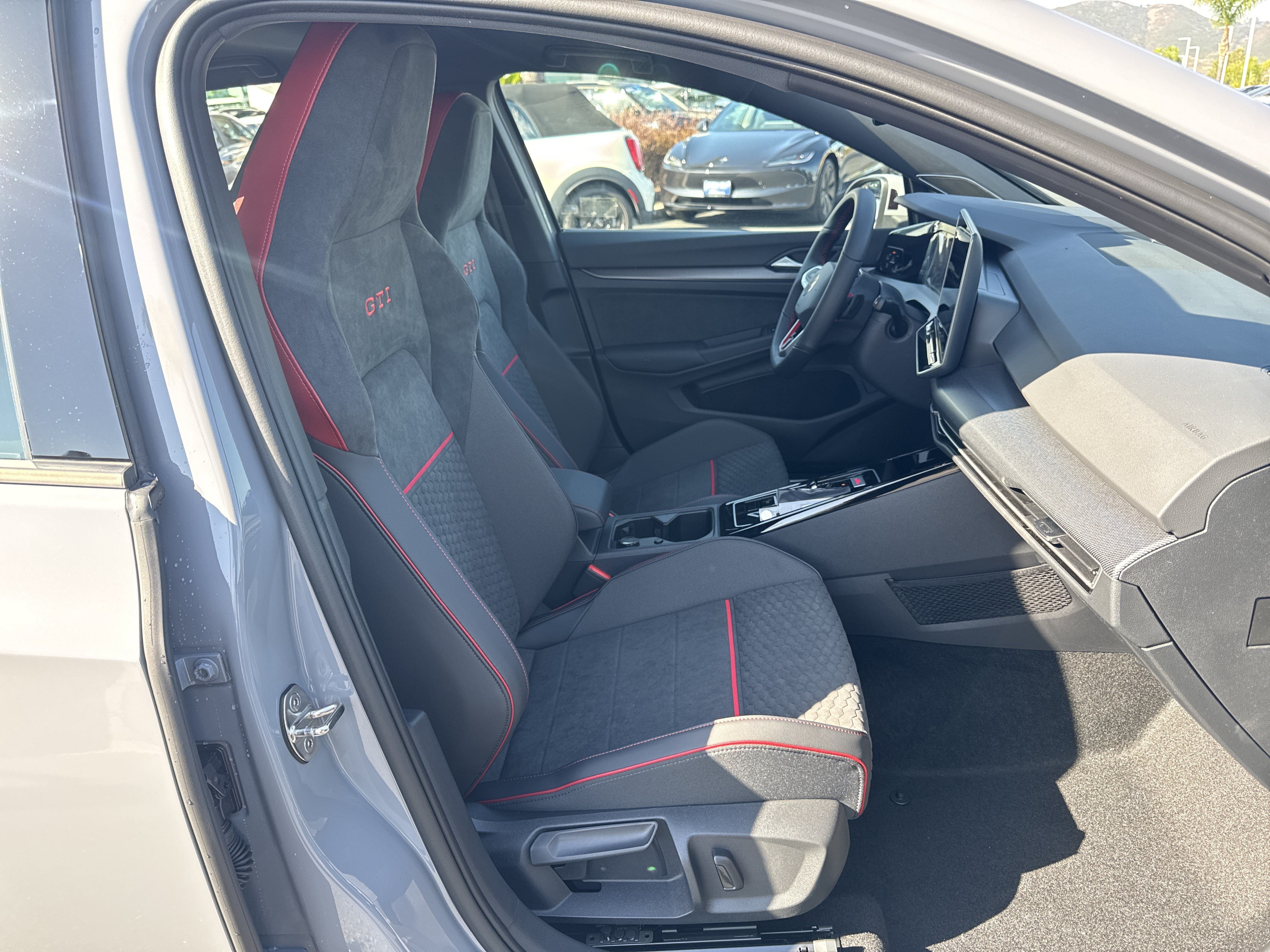 New 2026 Volkswagen Golf SE FWD image 20