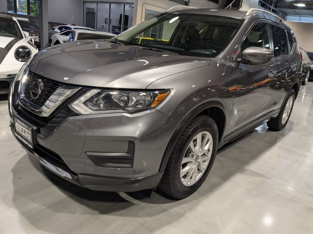 Used 2018 Nissan Rogue SV image 3