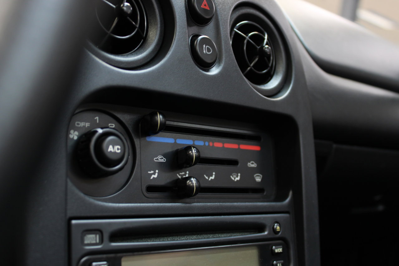 Used 1996 MAZDA MX-5 Miata image 38