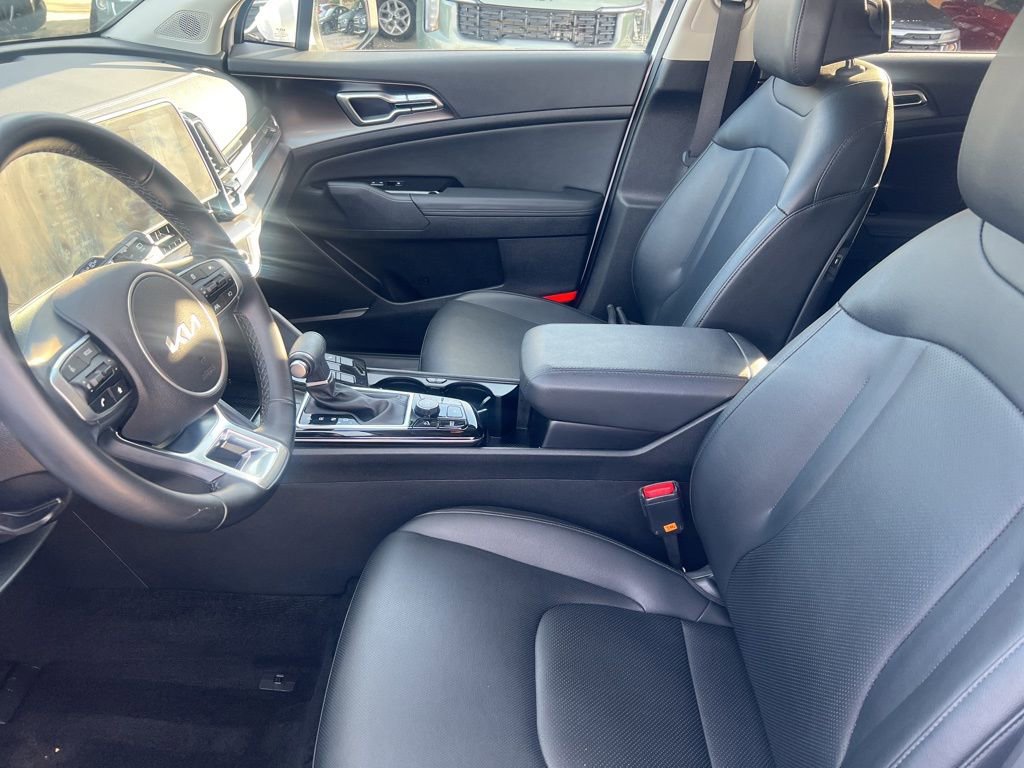 Certified 2025 Kia Sportage EX image 4