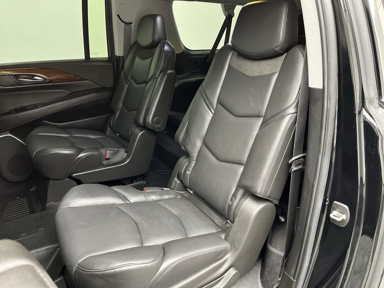 Certified 2019 Cadillac Escalade ESV Luxury AWD/4WD image 13