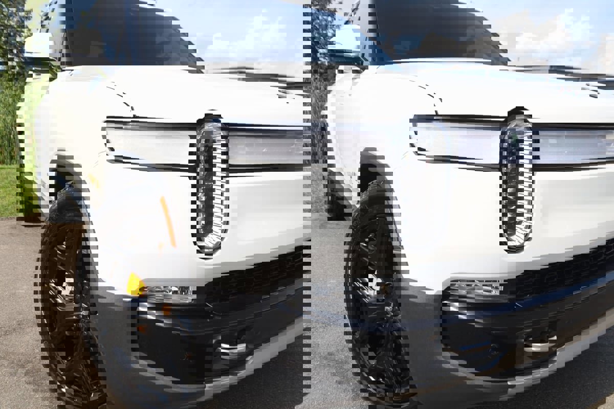 Used 2022 Rivian R1T Adventure image 22