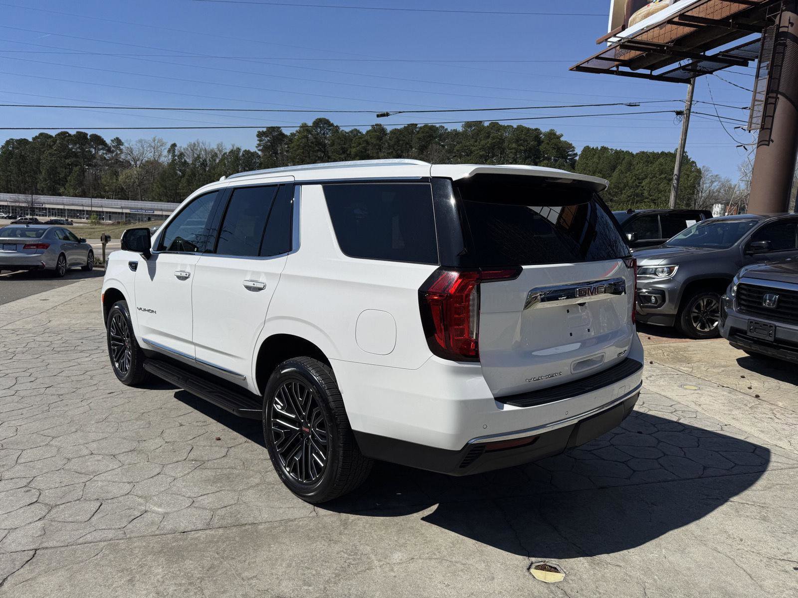 Used 2021 GMC Yukon SLT w/ SLT Luxury Plus Package image 12