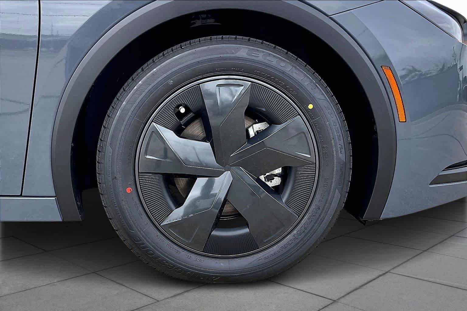 New 2026 Toyota Prius LE FWD image 12