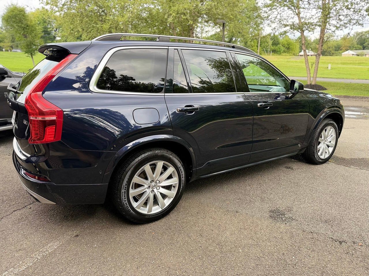 Used 2017 Volvo XC90 T6 Momentum w/ Vision Package AWD/4WD image 7
