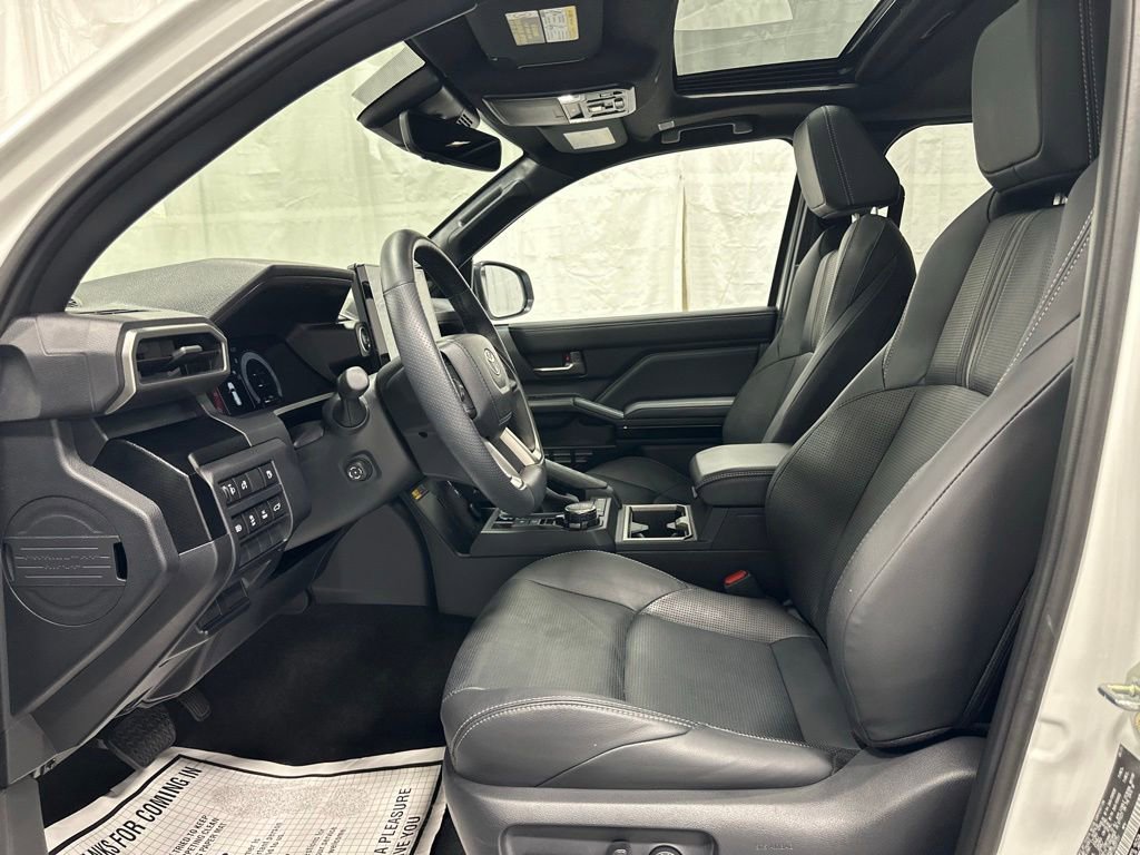 Used 2025 Toyota 4Runner Limited AWD/4WD image 14