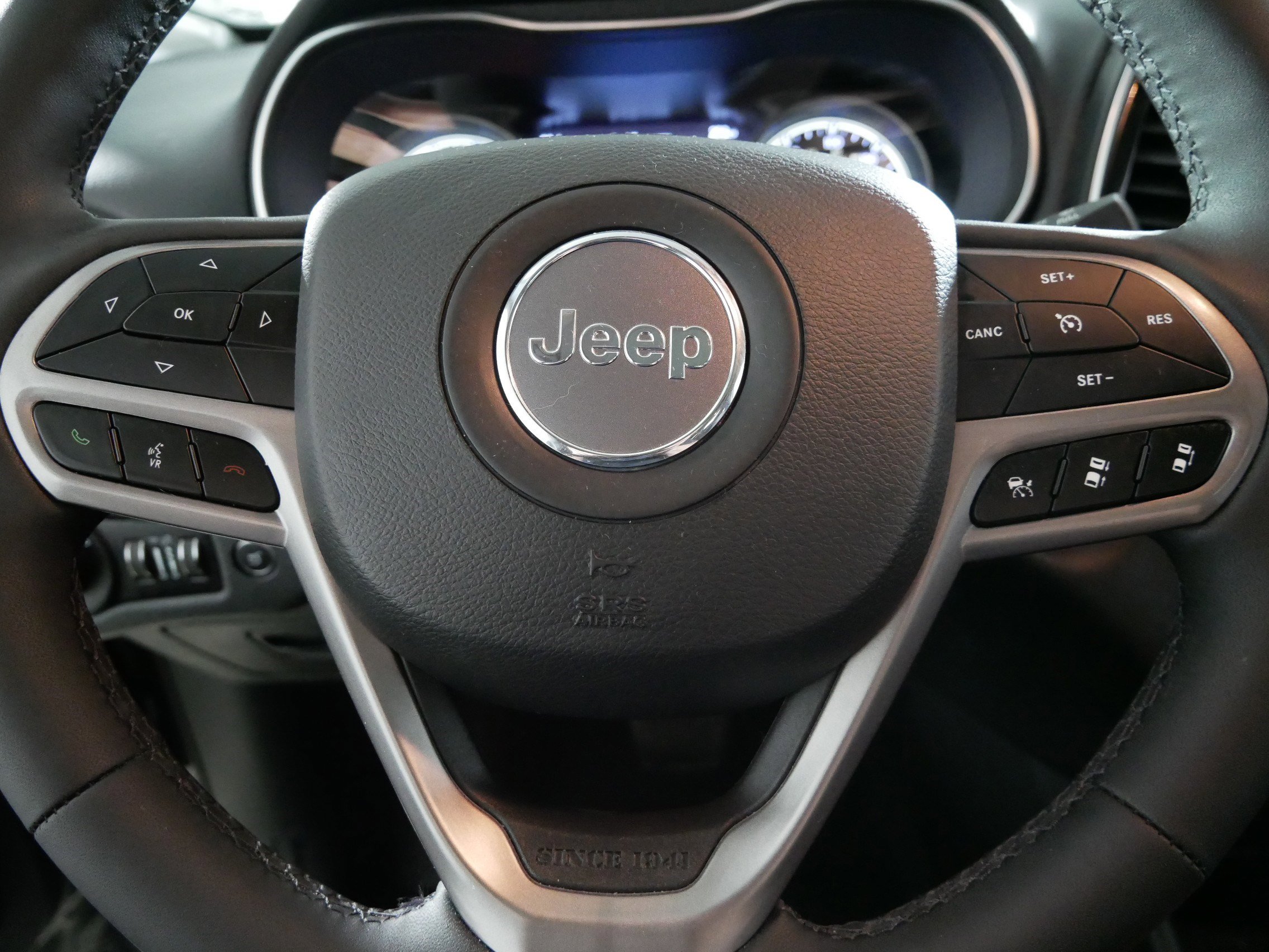 Used 2022 Jeep Cherokee Limited image 25