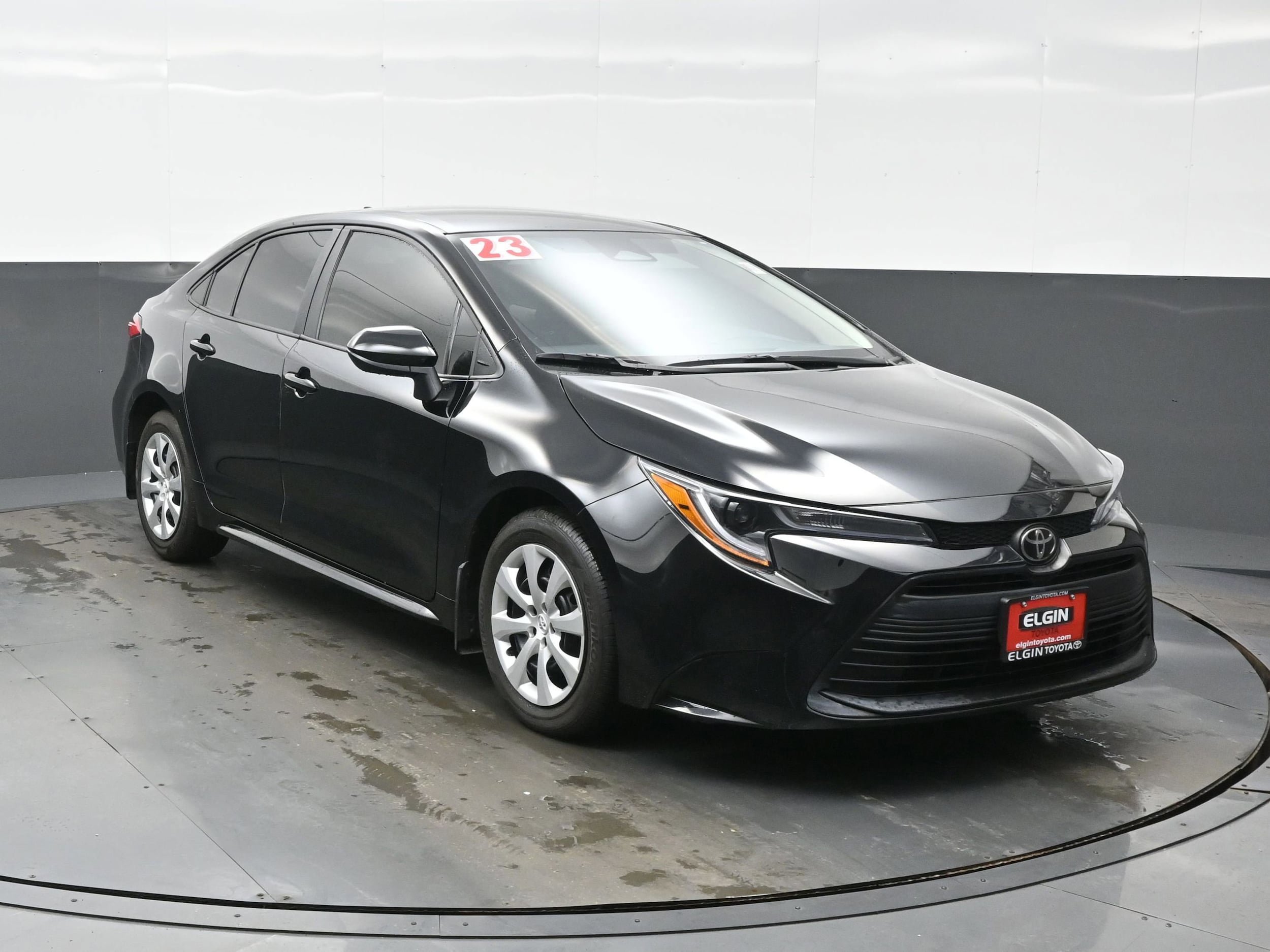 Used 2025 Toyota Corolla LE FWD image 8